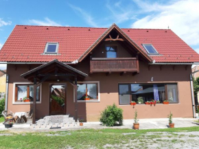  Becze Vanda kulcsosház  Лэзаря